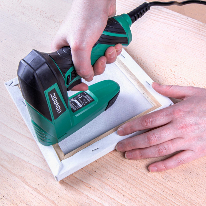 Electric tacker - Incl. 900 staples & 300 nails